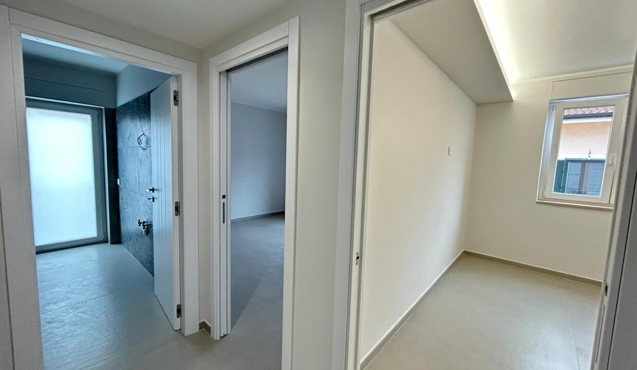 WhatsApp Image 2025-10-21 at 10.05.17 (1)