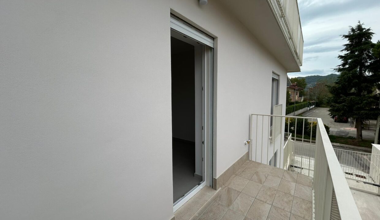 WhatsApp Image 2025-10-21 at 10.05.18 (1)