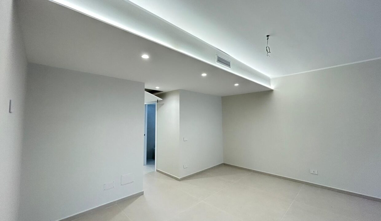 WhatsApp Image 2025-10-21 at 10.13.21