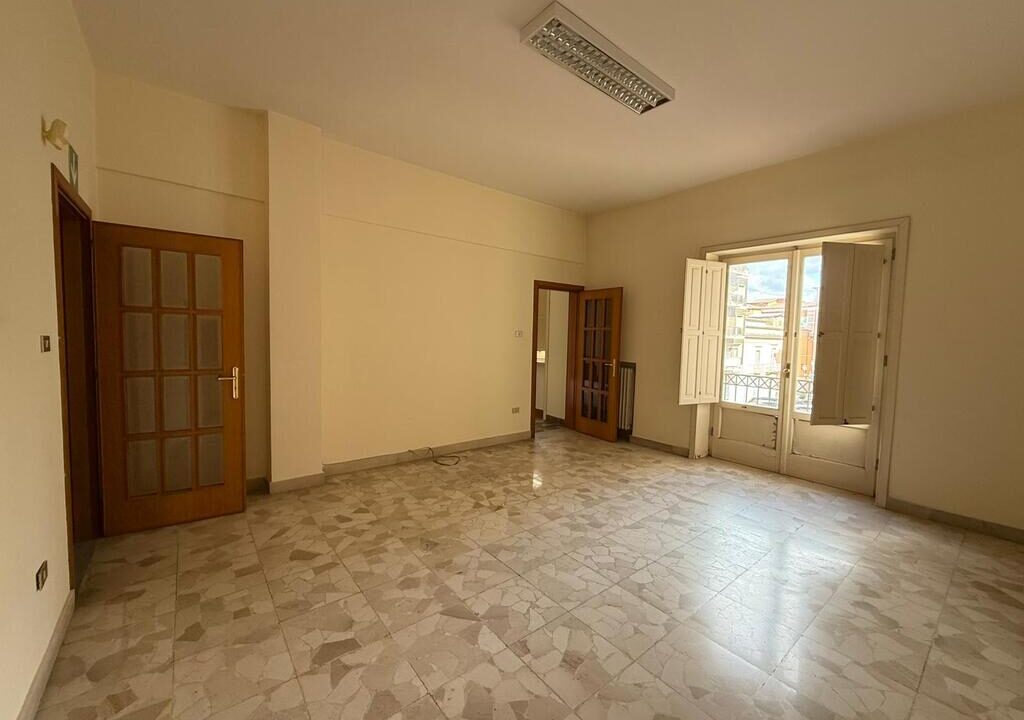 WhatsApp Image 2025-10-06 at 11.22.40 (1)