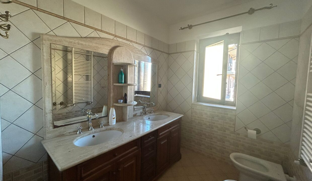 WhatsApp Image 2025-12-06 at 12.04.00 (4)