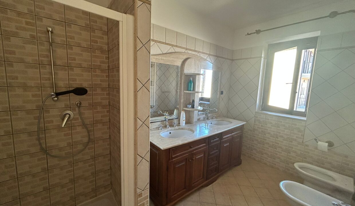 WhatsApp Image 2025-12-06 at 12.04.00 (5)