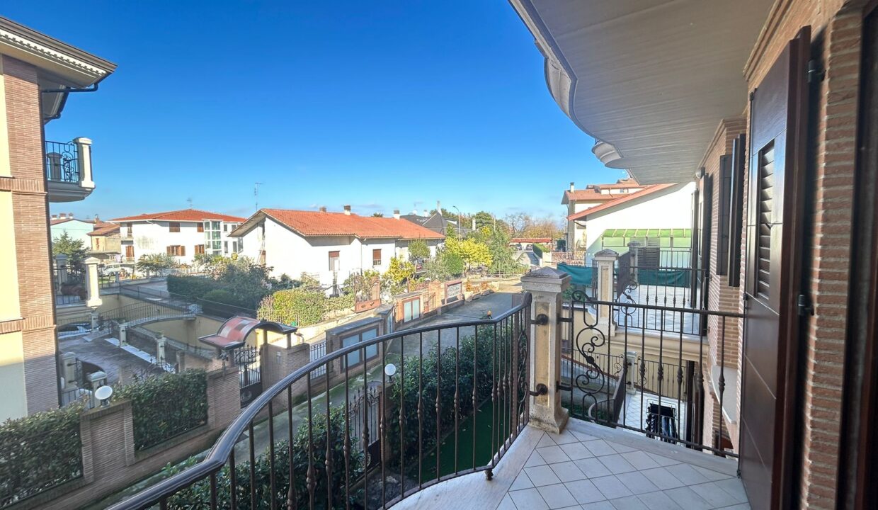 WhatsApp Image 2025-12-06 at 12.04.01 (6)