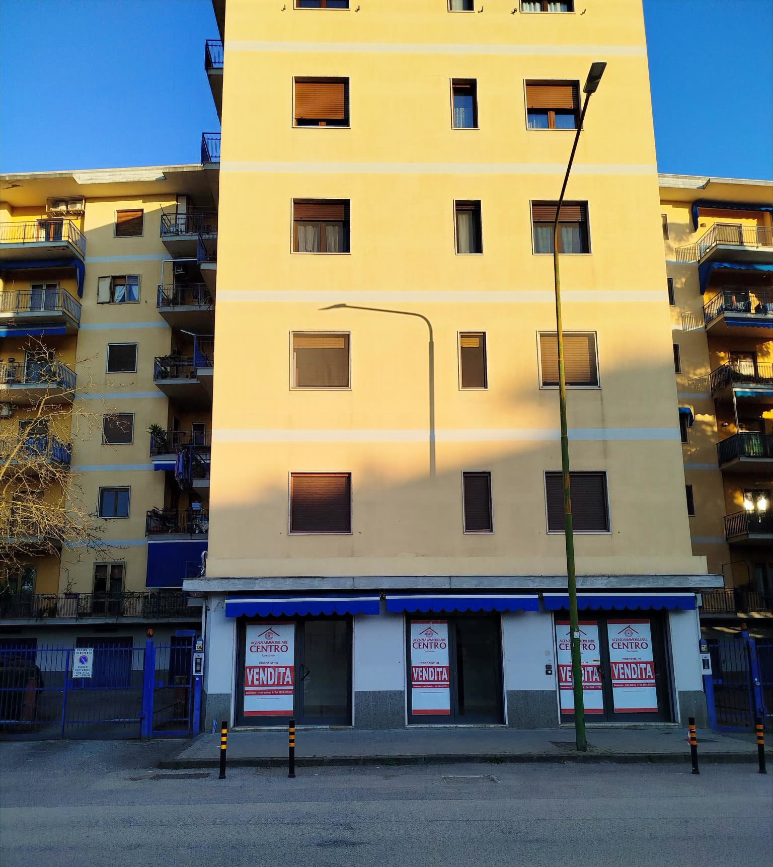 Locale Commerciale Via N. Sala