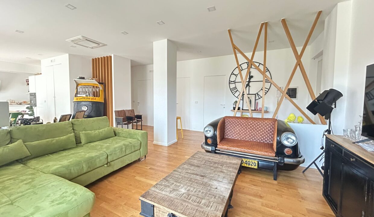 WhatsApp Image 2026-04-20 at 13.49.46 (2)