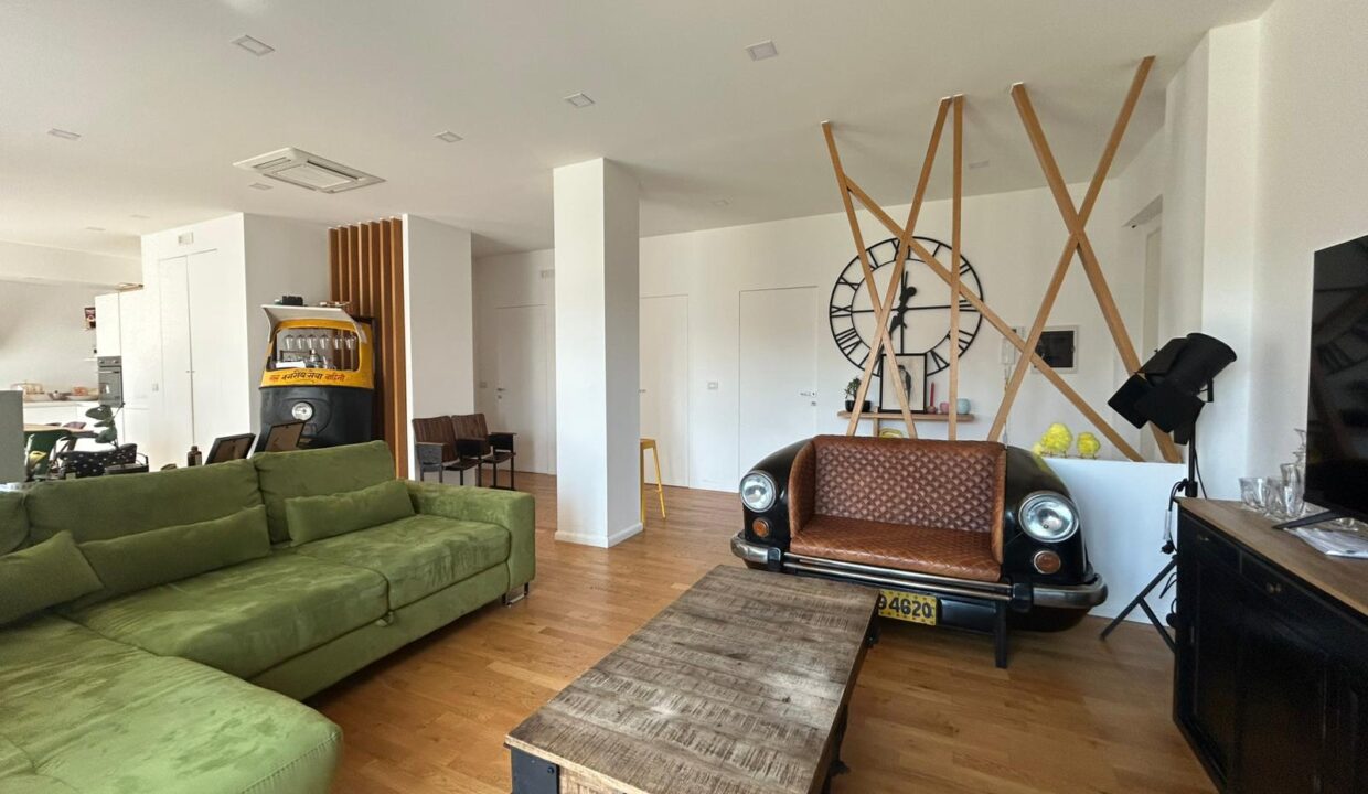 WhatsApp Image 2026-04-20 at 13.49.47 (2)